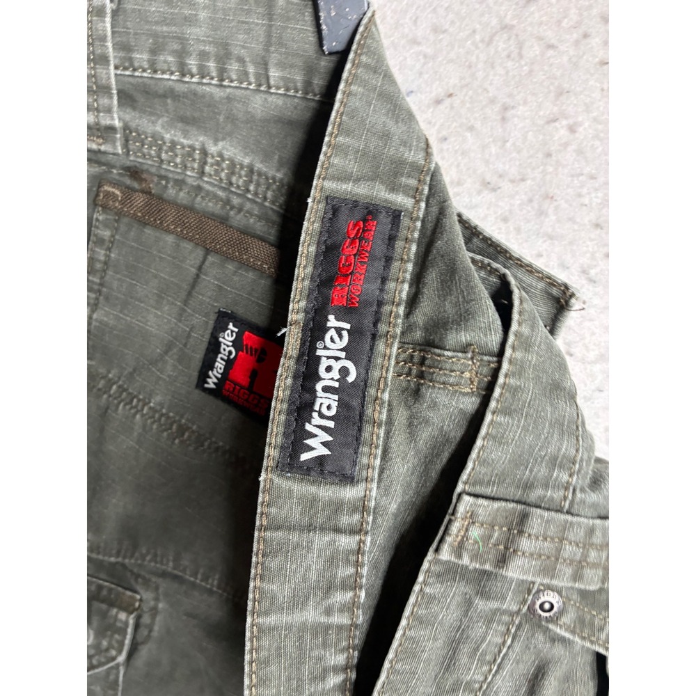 Wrangler Riggs Workwear Mens Green Ripstop Cargo Pants 3W060LD 33x32 - Picture 9 of 14